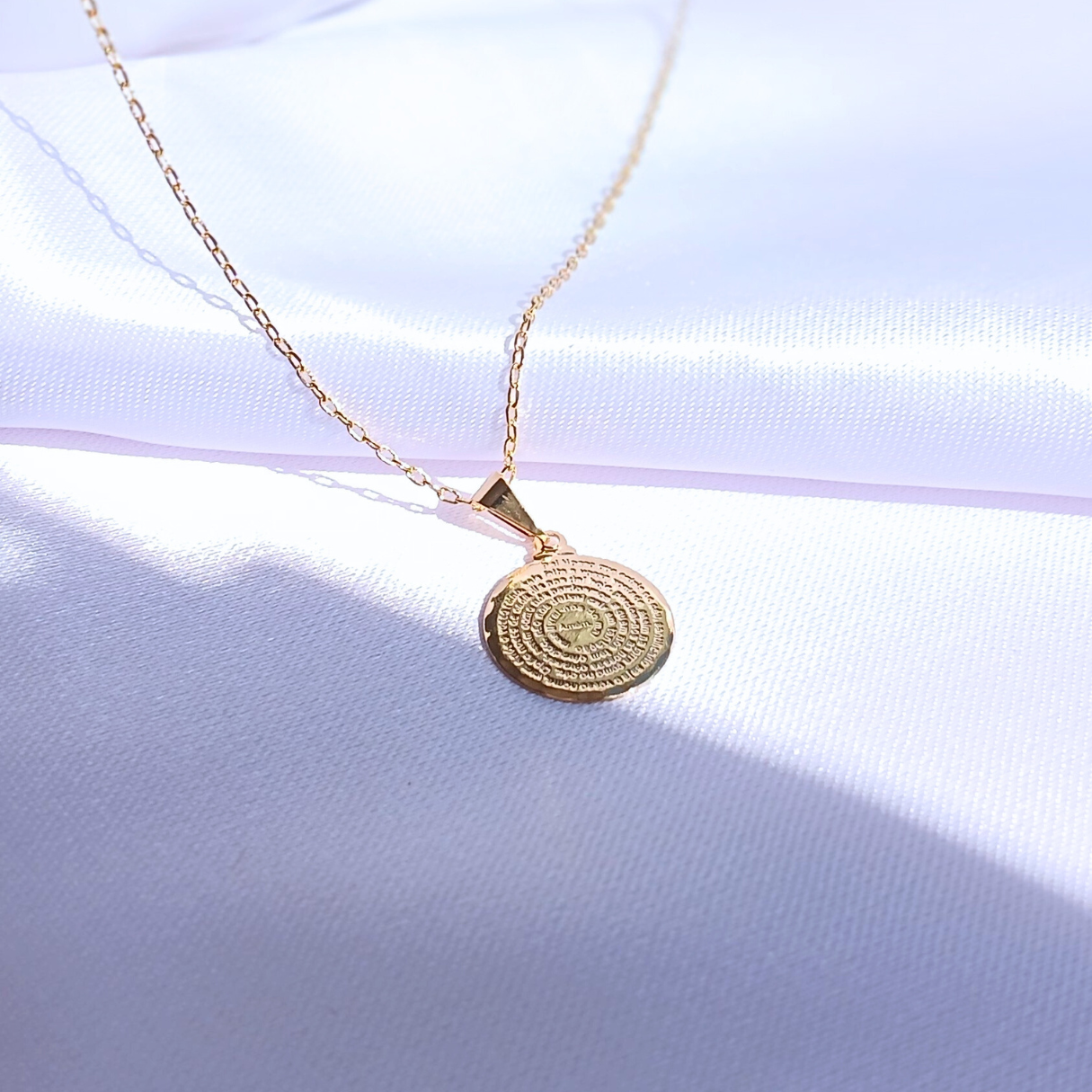 Colar Medalha Oração Pai Nosso Banhado a ouro 18k - Imagem 3