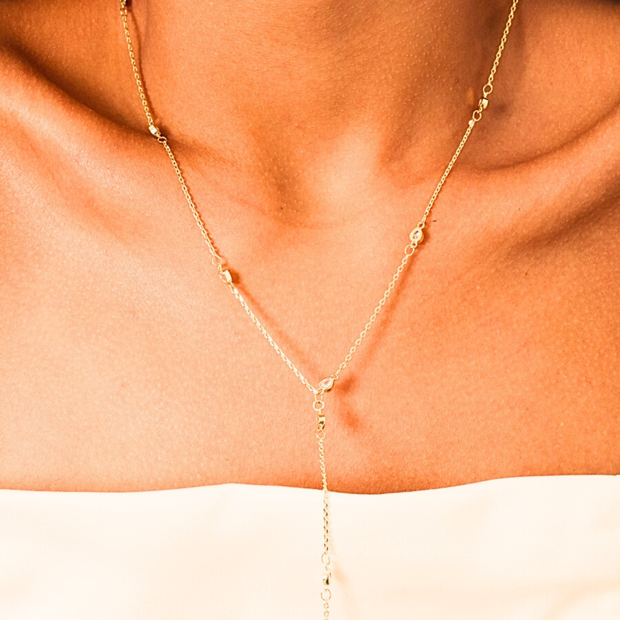 Colar Gravatinha com Zircônias banhado a ouro 18k - Imagem 2