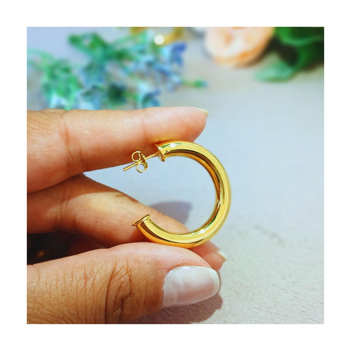 Brinco Meia Argola Tubo Banhado a Ouro 18K - Imagem 2