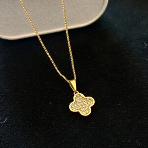 Colar Trevo Carvejado | Banhado a Ouro 18k