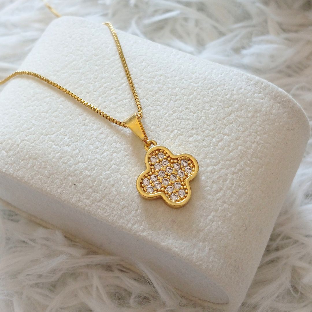 Colar Trevo Cravejado | Banhado a Ouro 18k